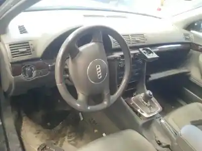 Veículo de Sucata audi a4 berlina (8e) 2.5 v6 24v tdi do ano 2001 alimentado ake
