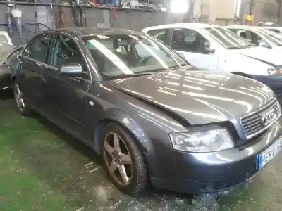 Veículo de Sucata audi a4 berlina (8e) 2.5 v6 24v tdi do ano 2001 alimentado ake