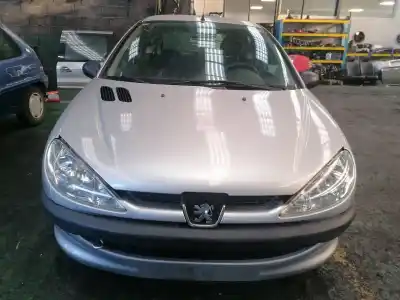 Vehicul casat PEUGEOT 206 BERLINA 1.4 al anului 2005 alimentat KFW