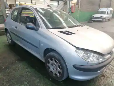 Veículo de Sucata peugeot 206 berlina 1.4 do ano 2005 alimentado kfw