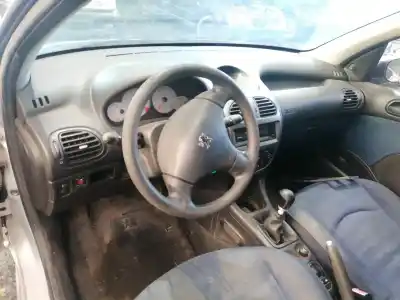 Veículo de Sucata peugeot 206 berlina 1.4 do ano 2005 alimentado kfw