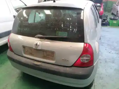 Veículo de Sucata renault                                            clio ii fase ii (b/cb0)                                                                                                                                                                                                                                    k9k704                                                                                                                                                                                                                                                     do ano 2002 alimentado k9k704