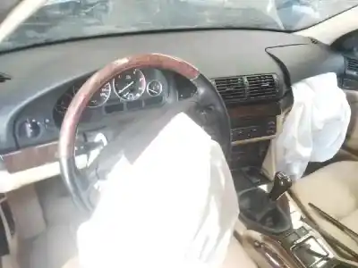 Veicolo di demolizione bmw serie 5 berlina (e39) 520d dell'anno 2002 alimentato 204d1