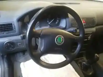 Hurda Aracı skoda octavia berlina (1u2) 1.6 yılın 2004 güçlü bfq