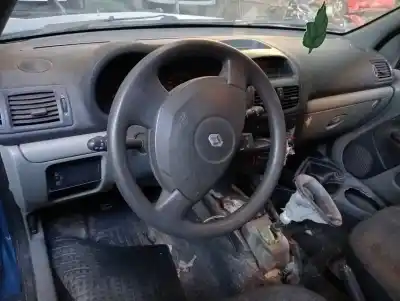 Scrapping Vehicle renault clio ii fase ii (b/cb0) 1.2 16v of the year 2001 powered 