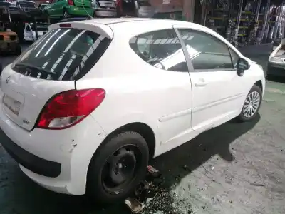 Veículo de Sucata peugeot 207 1.4 hdi do ano 2011 alimentado 8hr