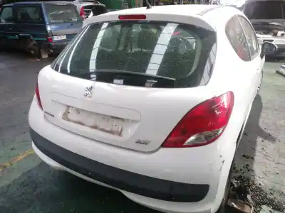 Veículo de Sucata peugeot 207 1.4 hdi do ano 2011 alimentado 8hr