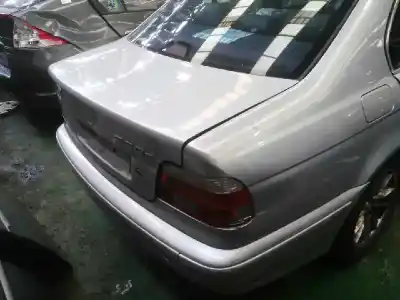 Veículo de Sucata bmw serie 5 berlina (e39) 2.0 16v diesel cat do ano 2002 alimentado m47