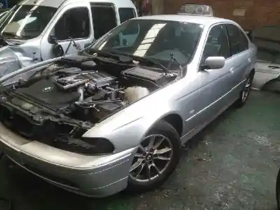 Veículo de Sucata bmw serie 5 berlina (e39) 2.0 16v diesel cat do ano 2002 alimentado m47