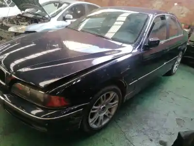 Veículo de Sucata bmw serie 5 berlina (e39) 525tds do ano 1999 alimentado 256t1