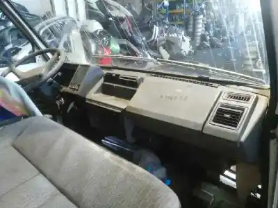 Sloopvoertuig nissan trade caja/chasis 2.8 d van het jaar 1990 aangedreven a428