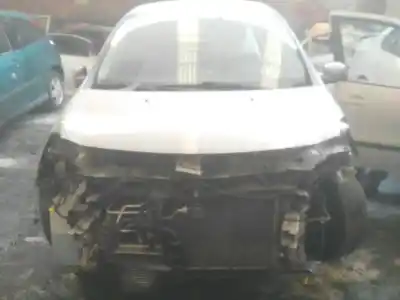 Veículo de Sucata RENAULT CLIO III 1.5 dCi Diesel do ano 2009 alimentado K9K768