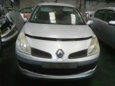 Veículo de Sucata RENAULT CLIO III 1.5 dCi Diesel do ano 2007 alimentado K9K768