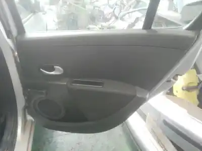 Véhicule à la ferraille renault clio iii 1.5 dci diesel de l'année 2007 alimenté k9k768