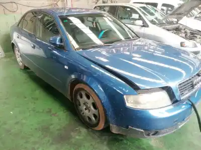 Veículo de Sucata audi a4 berlina (8e) 2.5 v6 24v tdi do ano 2001 alimentado ake