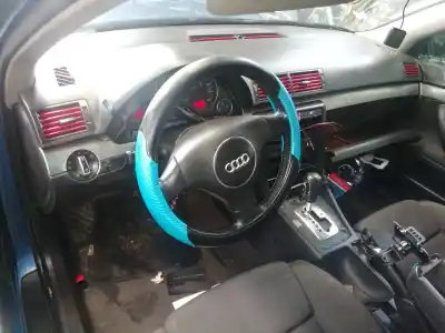 Veículo de Sucata audi a4 berlina (8e) 2.5 v6 24v tdi do ano 2001 alimentado ake