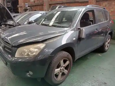 Vehicul casat toyota rav 4 (a3) 2.2 turbodiesel cat al anului 2006 alimentat 2adftv