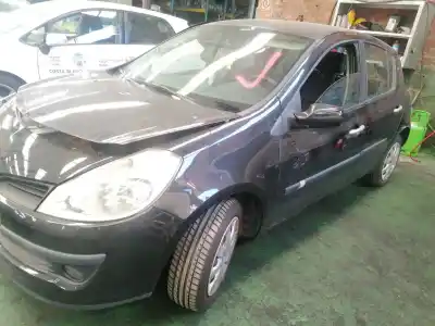 Veículo de Sucata renault clio iii 1.5 dci diesel do ano 2007 alimentado k9k768