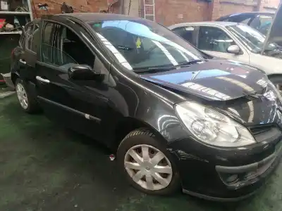 Veículo de Sucata renault clio iii 1.5 dci diesel do ano 2007 alimentado k9k768