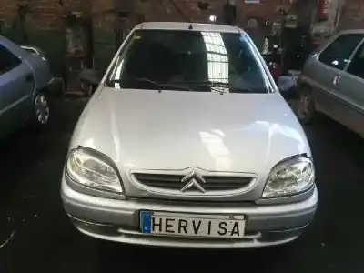 Véhicule à la ferraille CITROEN SAXO 1.1 SX de l'année 2001 alimenté HFX