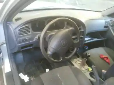 Veículo de Sucata hyundai elantra (xd) 2.0 gls do ano 2003 alimentado g4gc