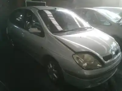 Scrapping Vehicle renault scenic (ja..) 1.9 dci authentique of the year 2001 powered f9q732