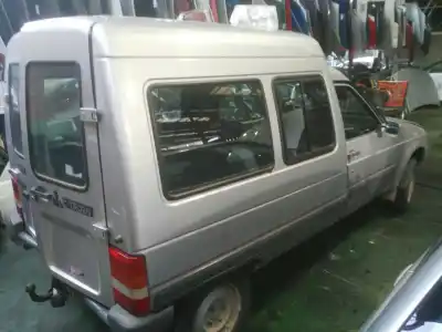 Véhicule à la ferraille citroen c15 rd familiale de l'année 2001 alimenté 