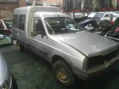 Véhicule à la ferraille citroen c15 rd familiale de l'année 2001 alimenté 