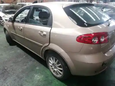 Veículo de Sucata chevrolet lacetti sx do ano 2006 alimentado f16d3