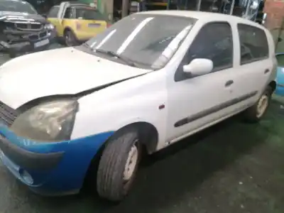 Scrapping Vehicle renault   of the year 2001 powered 