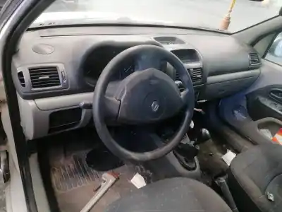 Scrapping Vehicle renault   of the year 2001 powered 