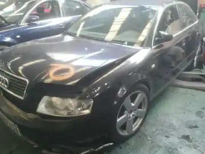 Veículo de Sucata audi a4 berlina (8e) 2.5 v6 24v tdi do ano 2000 alimentado 