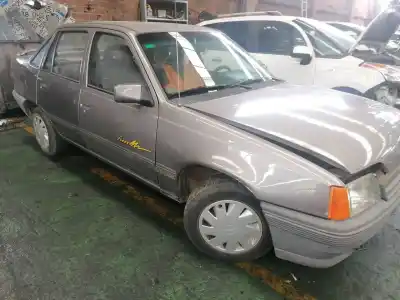 Veículo de Sucata opel kadett e 1.6 do ano 1991 alimentado 16sv