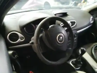 Veículo de Sucata renault clio iii 1.5 dci diesel do ano 2007 alimentado k9k768