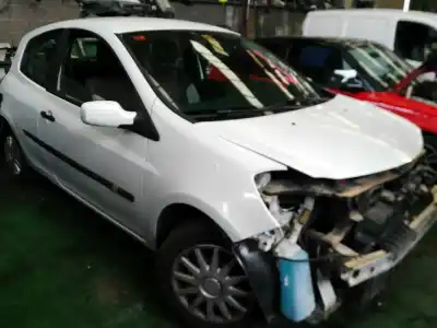 Veículo de Sucata renault clio iii 1.5 dci diesel do ano 2007 alimentado k9k768
