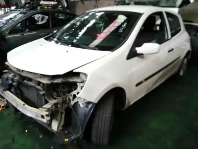 Veículo de Sucata renault clio iii 1.5 dci diesel do ano 2007 alimentado k9k768