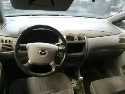 Sloopvoertuig mazda premacy (cp) 2.0 turbodiesel van het jaar 2000 aangedreven rf