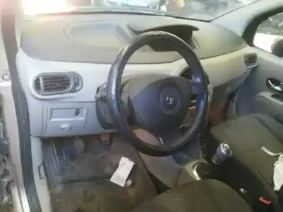 Veicolo di demolizione renault modus 1.5 dci diesel dell'anno 2005 alimentato k9k750