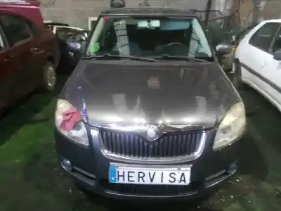 Veicolo di demolizione SKODA FABIA (5J2 ) 1.2 12V 69 CV / 51 KW dell'anno 2007 alimentato BZG