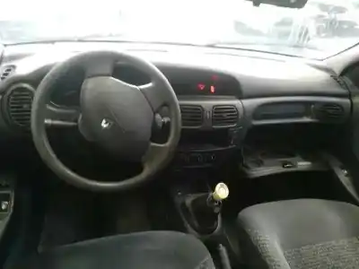 Scrapping Vehicle renault megane i fase 2 berlina (ba0) 1.9 dti diesel 80 cv / 59 kw of the year 2002 powered f9q744