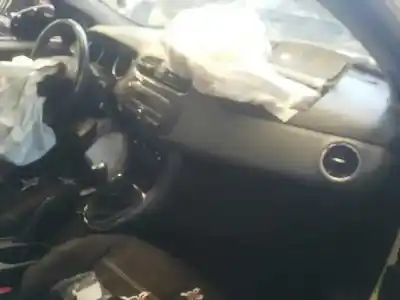 Veicolo di demolizione fiat bravo ii (198_) 1.4 (198axa1b) dell'anno 2011 alimentato 192b2000