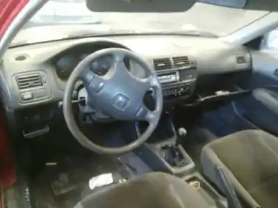 Veicolo di demolizione honda civic coupe (ej6/8) 1.6 sr (ej8) dell'anno 1997 alimentato d16y8