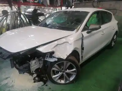 Vehicul casat seat leon (kl1) fr al anului 2020 alimentat dttc