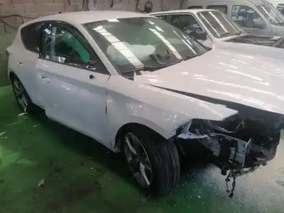 Vehicul casat seat leon (kl1) fr al anului 2020 alimentat dttc
