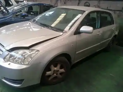 Sloopvoertuig toyota corolla (_e12_) 1.4 d (nde120_) van het jaar 2006 aangedreven 1ndtv