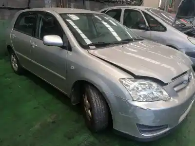 Sloopvoertuig toyota corolla (_e12_) 1.4 d (nde120_) van het jaar 2006 aangedreven 1ndtv