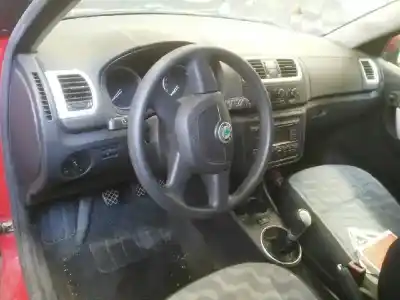 Veicolo di demolizione skoda fabia (5j2 ) young dell'anno 2009 alimentato chfa