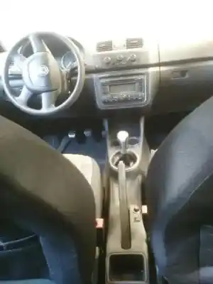 Veicolo di demolizione skoda fabia (5j2 ) young dell'anno 2009 alimentato chfa