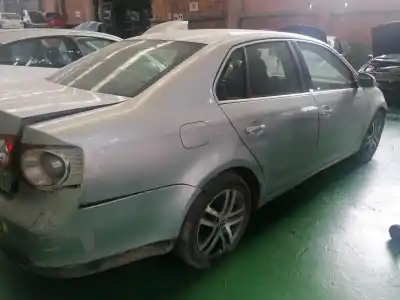 Vehicul casat volkswagen jetta iii (1k2) 2.0 tdi al anului 2008 alimentat 