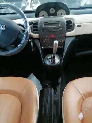 Здавання транспортного засобу lancia ypsilon (101) 1.4 16v platino року 2006 потужний 843a1000